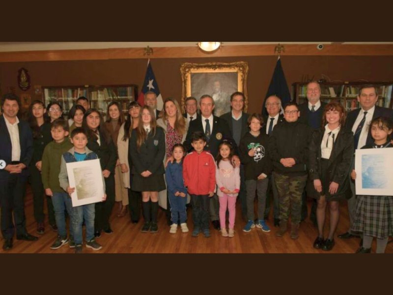 Liga Marítima de Chile premió a ganadores de su concurso fotográfico y de pintura infantil