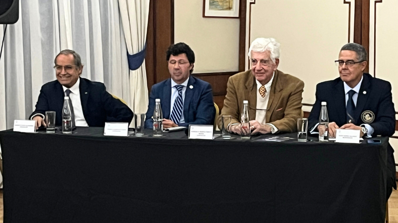 Visiones estratégicas sobre Valparaíso marcaron el inicio del ciclo de Coloquios de Liga Marítima de Chile