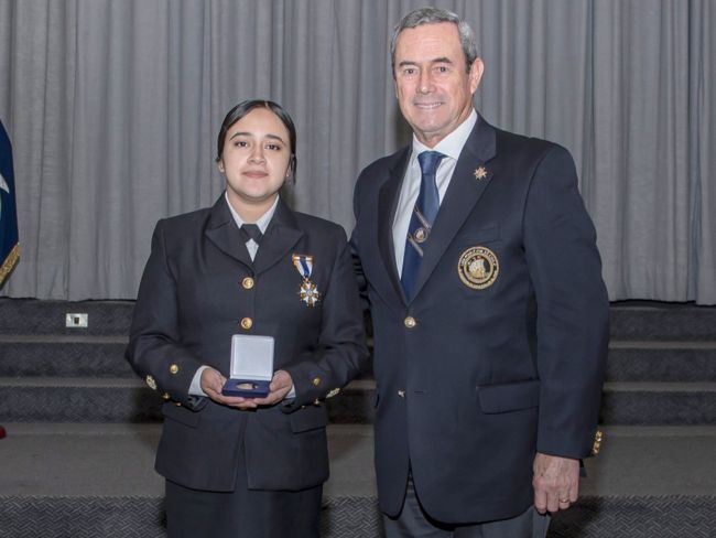 Liga Marítima de Chile entrega Premio ‘Espíritu Piloto Pardo’ a destacada egresada de la Marina Mercante