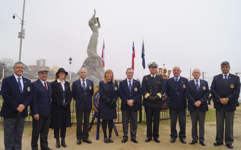 Ligamar rindió homenaje a la Familia Naval en emotiva ceremonia en Plaza Carmela Carvajal