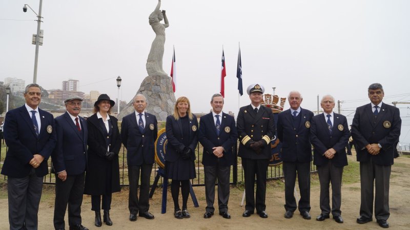 Ligamar rindió homenaje a la Familia Naval en emotiva ceremonia en Plaza Carmela Carvajal