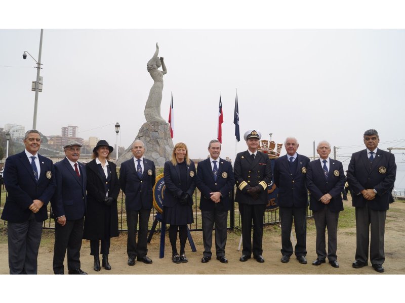 Ligamar rindió homenaje a la Familia Naval en emotiva ceremonia en Plaza Carmela Carvajal