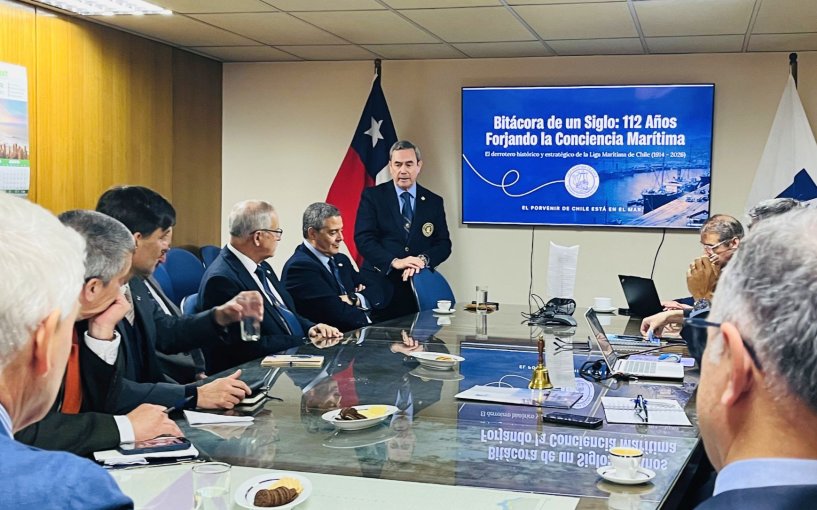 Liga Marítima de Chile compartió con ASONAVE su aporte histórico al desarrollo marítimo del país