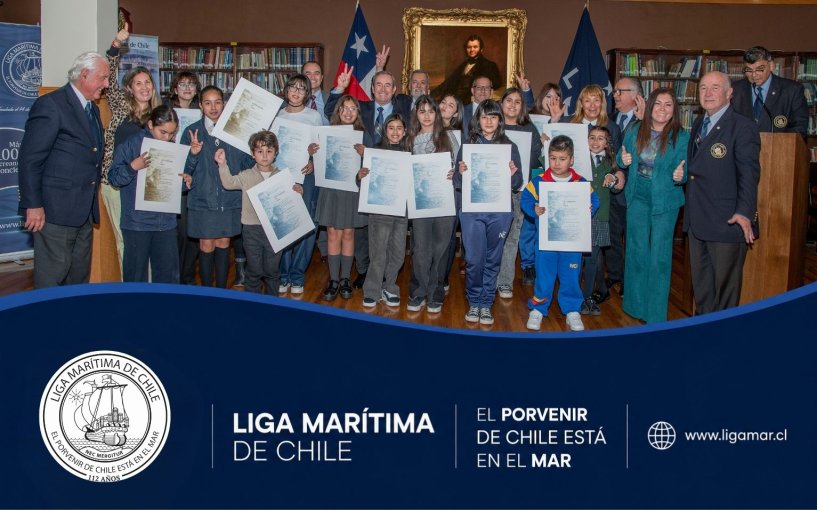 Liga Marítima de Chile premió a ganadores de sus concursos escolares del Mes del Mar